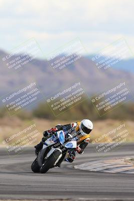 media/Nov-16-2025-Race Pace (Sun) [[8c5fa54630]]/Non Verified Riders (1st 20 Minutes)/5-Turn 15 (110pm)/